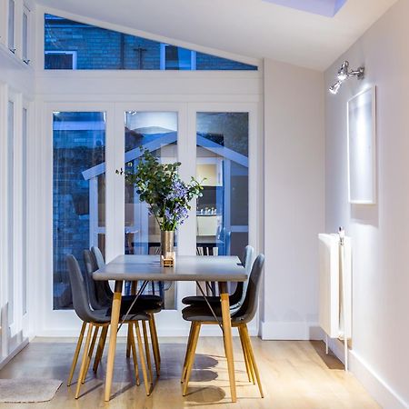 The Modern Classic - Contemporary & Elegant 3Bdr Home 캠브리지 외부 사진